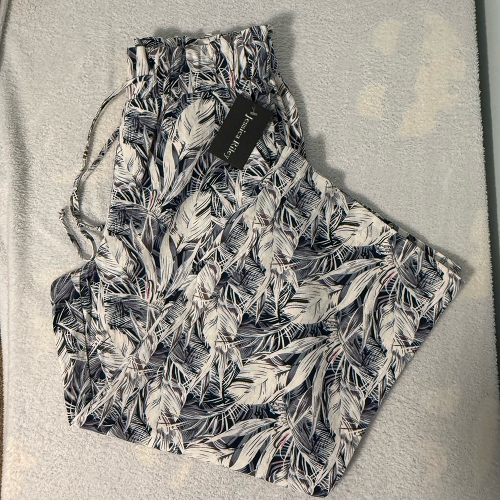 Jessica Riley Leaf Print Wide Leg Capri, Medium